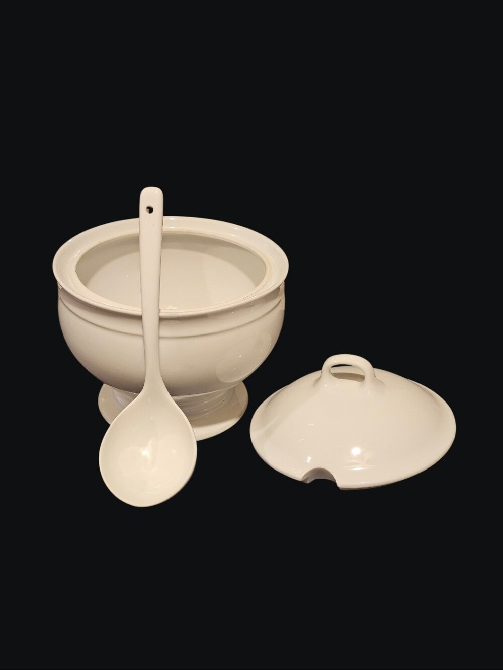 Crate & Barrel Ceramic Soup/Gravy Tureen with Ladle and Lid